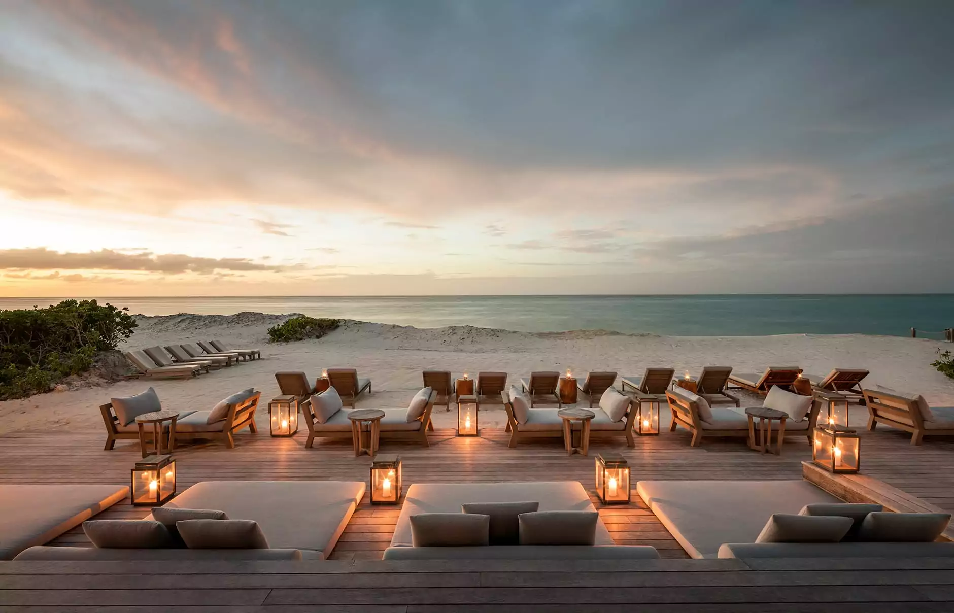 93605529-h1-como_beach_club_-_deck_-_night